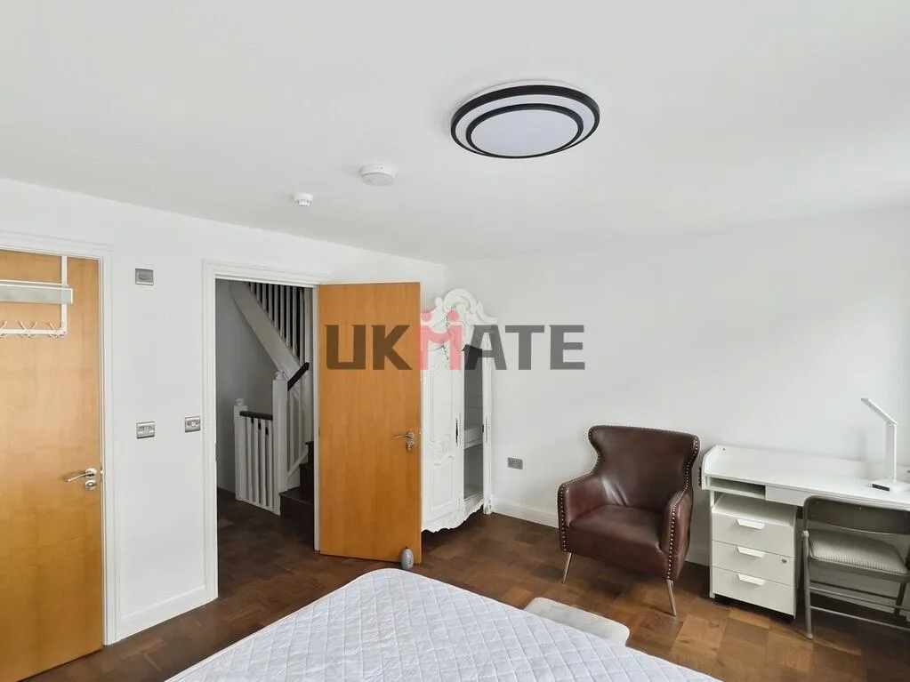 5 bedroom flat for rent