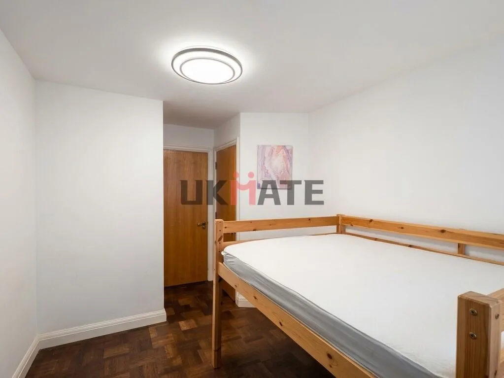 5 bedroom flat for rent