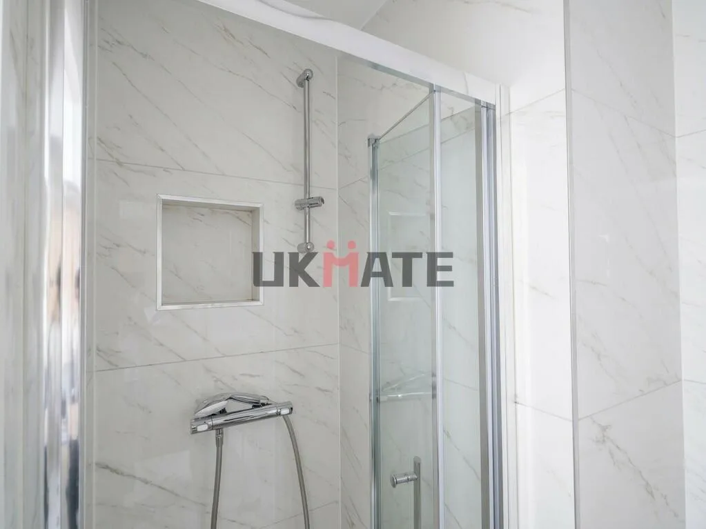 5 bedroom flat for rent