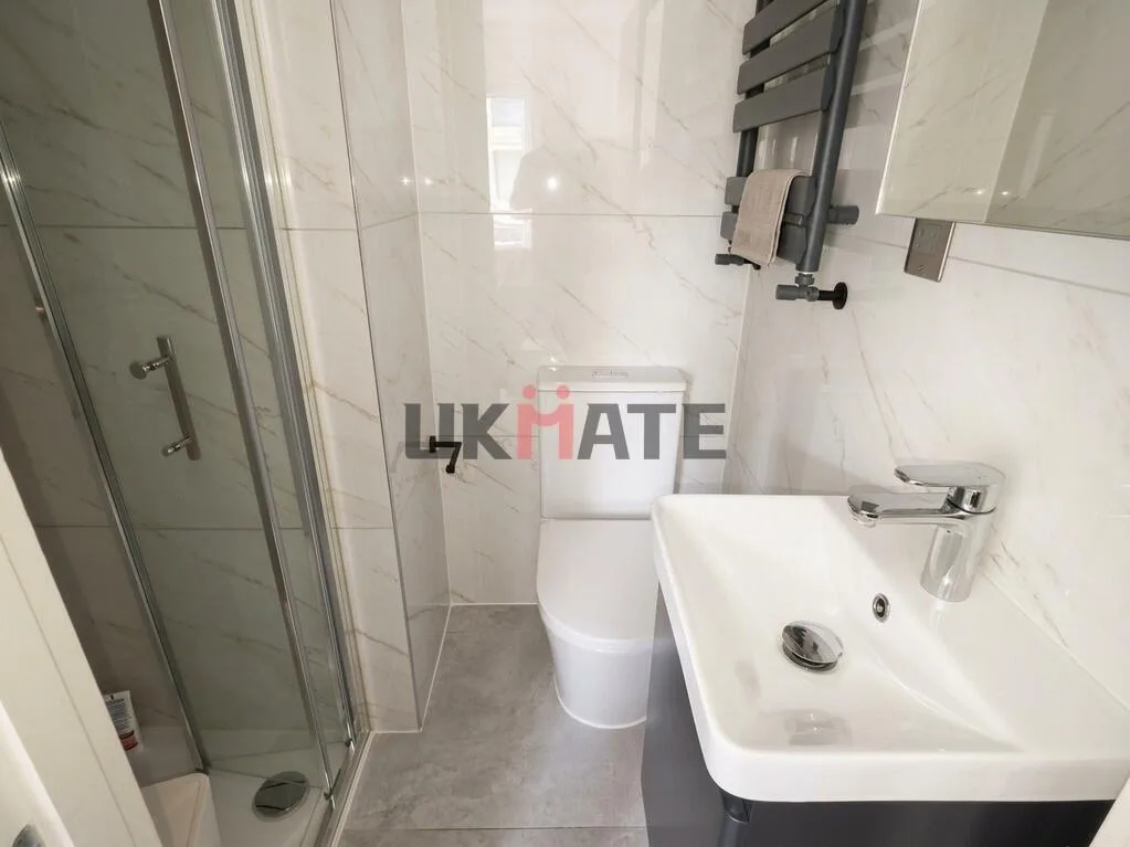 5 bedroom flat for rent