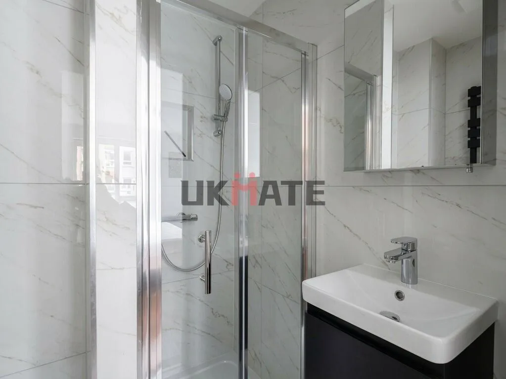 5 bedroom flat for rent