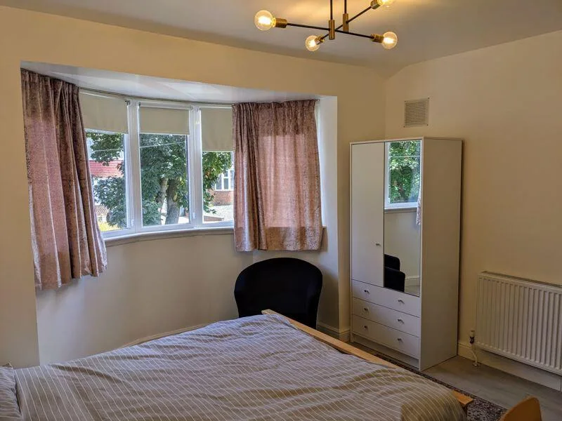 3 bedroom semi-detached house for rent