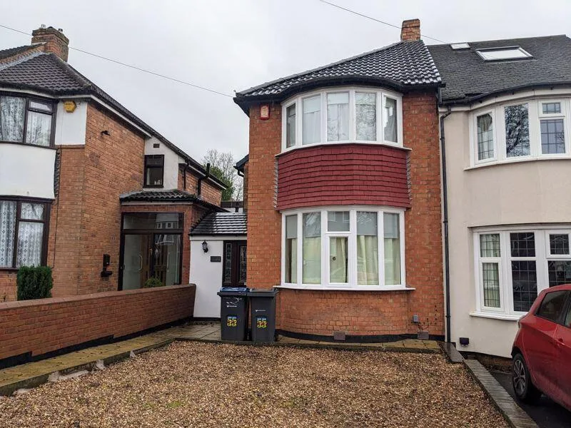 3 bedroom semi-detached house for rent