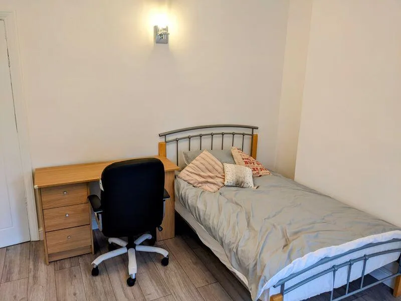 3 bedroom semi-detached house for rent