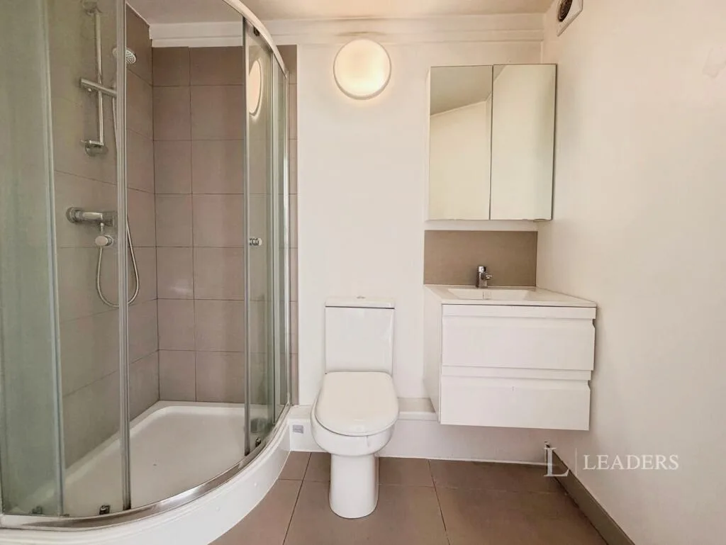 Studio flat for rent