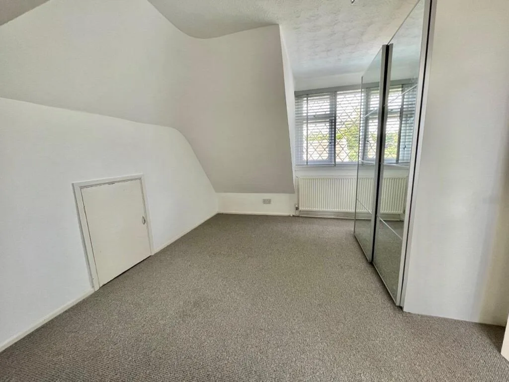 5 bedroom detached house for rent