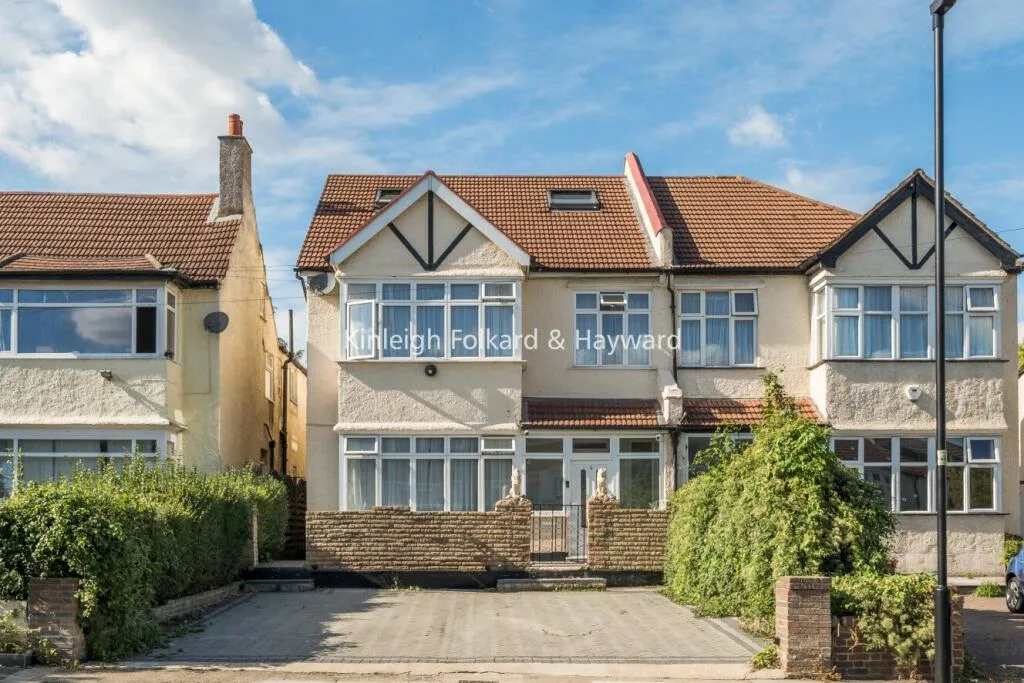 3 bedroom flat for rent
