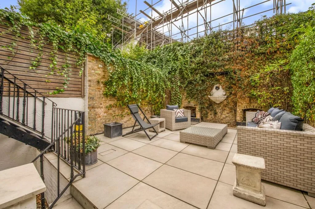 4 bedroom terraced house for rent