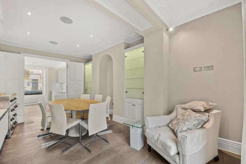 4 bedroom terraced house for rent