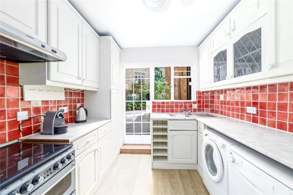 3 bedroom maisonette for rent