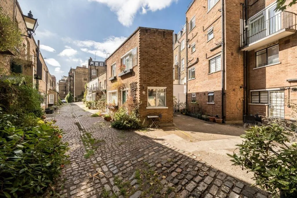 3 bedroom maisonette for rent