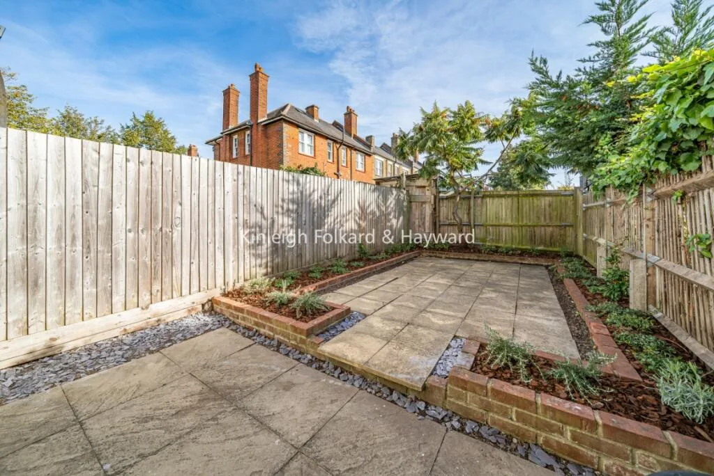 2 bedroom house for rent