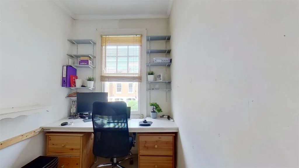 3 bedroom maisonette for rent