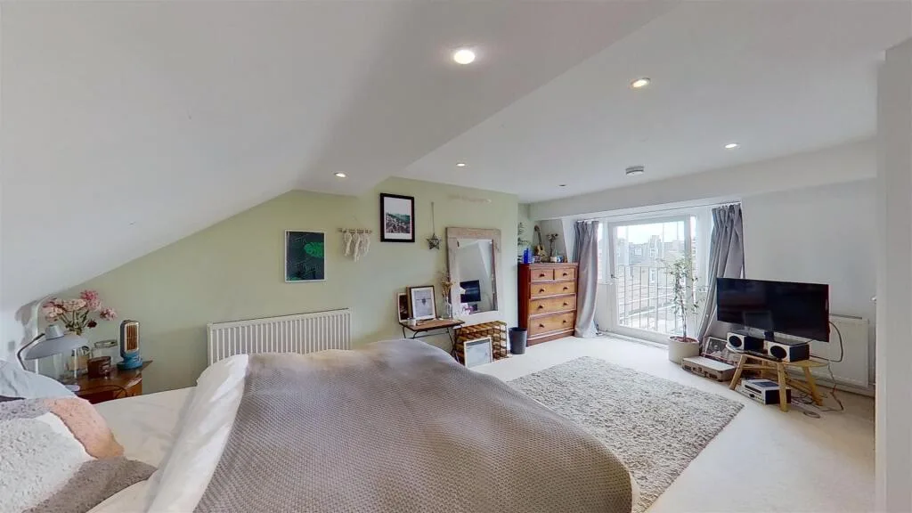 3 bedroom maisonette for rent