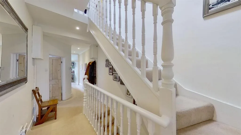 3 bedroom maisonette for rent