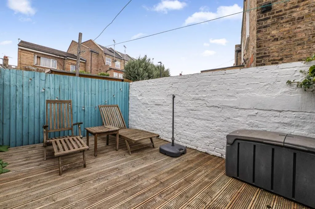 2 bedroom flat for rent
