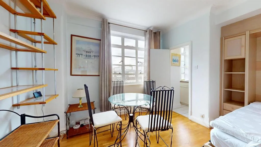 Studio flat for rent