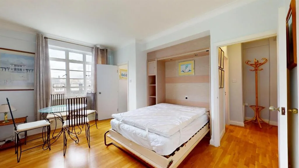 Studio flat for rent