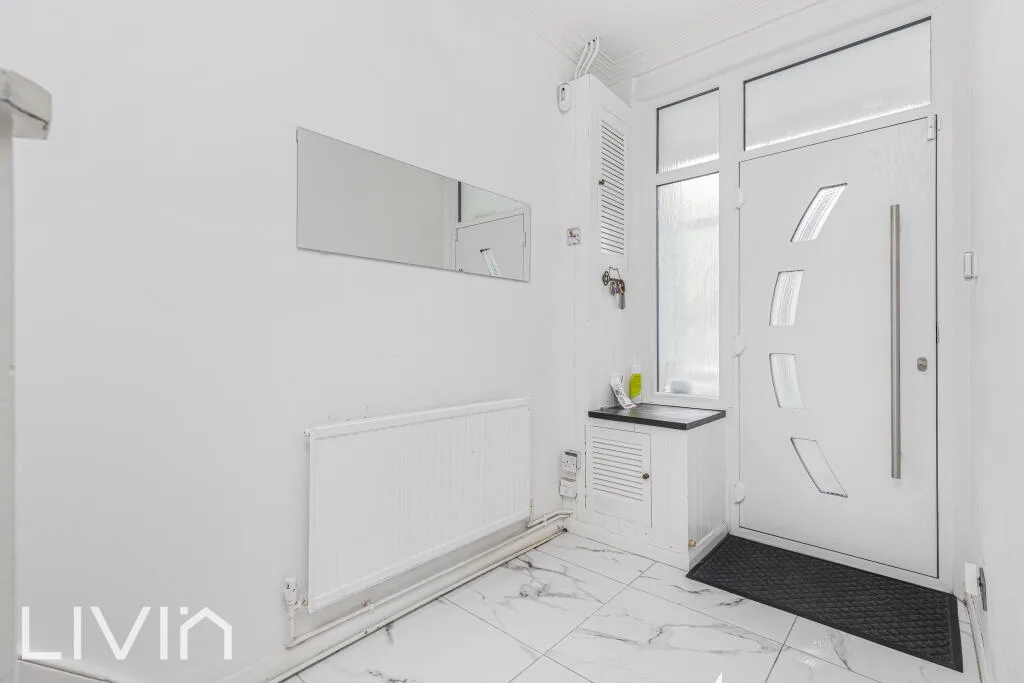 3 bedroom end of terrace house for rent