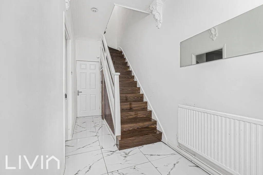 3 bedroom end of terrace house for rent