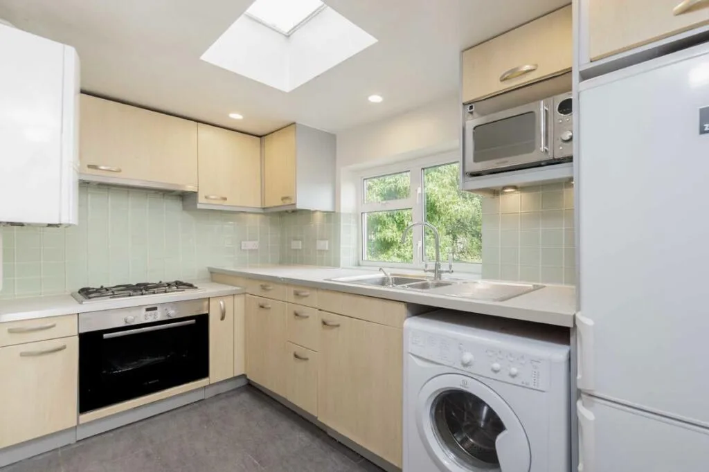 3 bedroom flat for rent