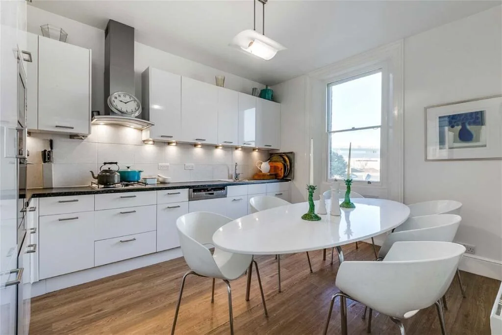 3 bedroom maisonette for rent