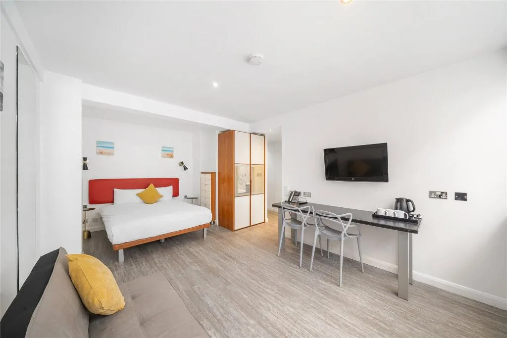 Studio flat for rent