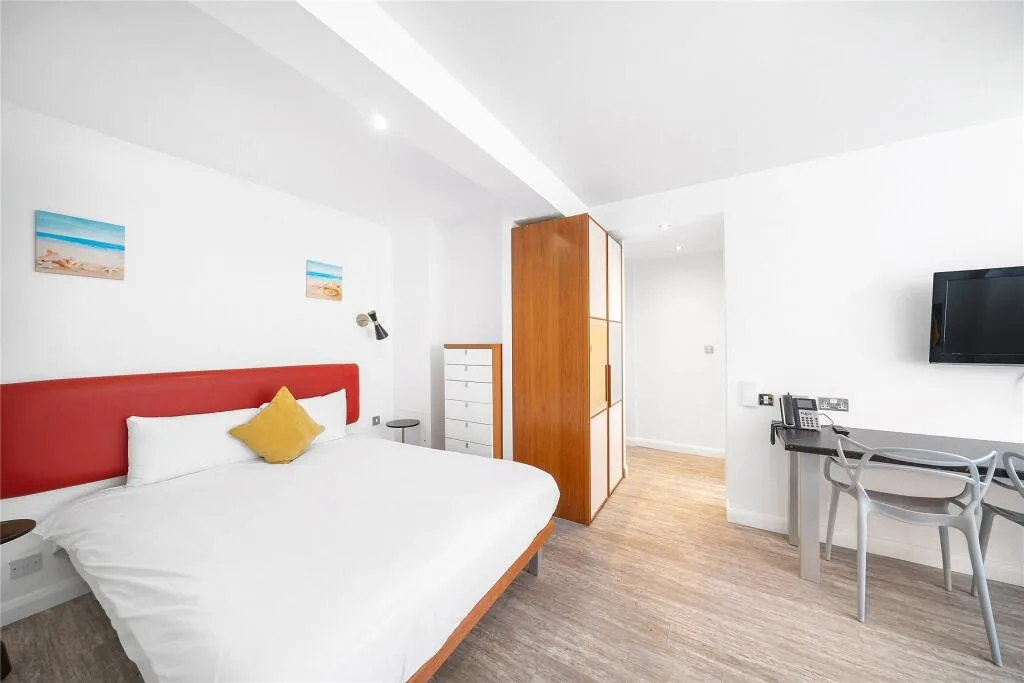 Studio flat for rent