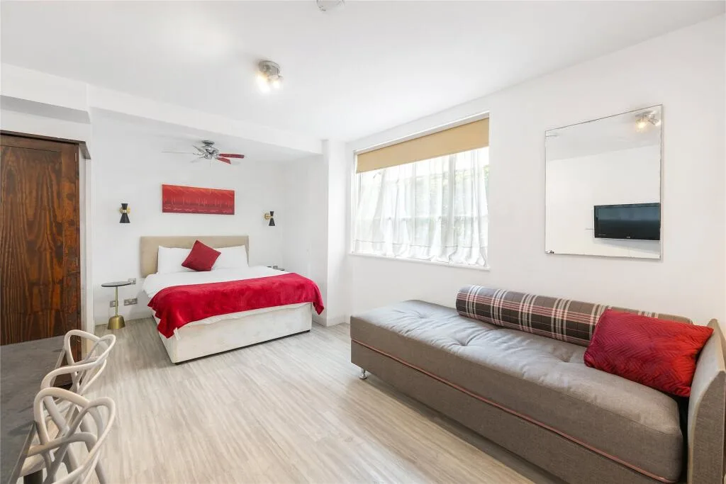Studio flat for rent