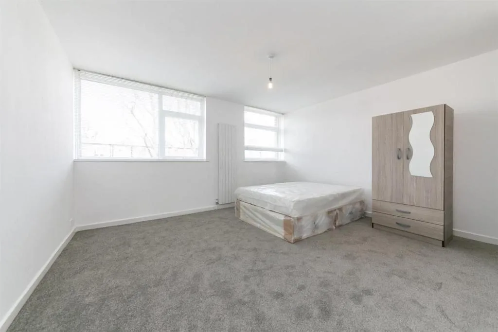 4 bedroom town house for rent