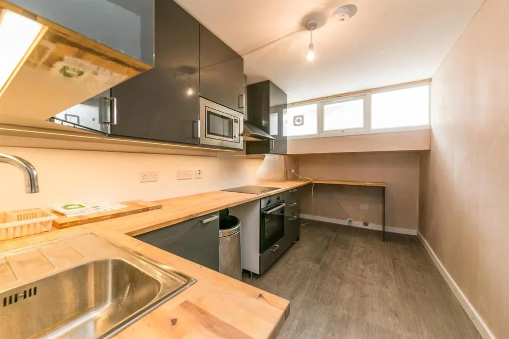 4 bedroom town house for rent