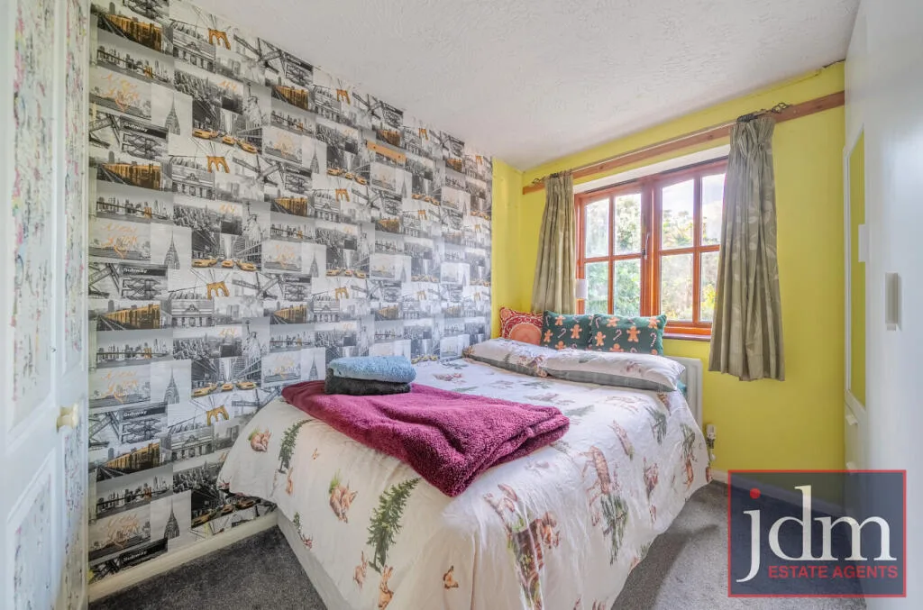 3 bedroom end of terrace house for rent