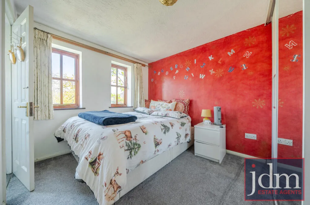 3 bedroom end of terrace house for rent