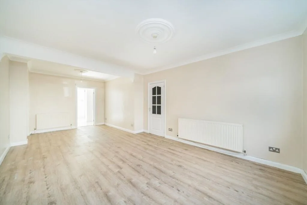 4 bedroom flat for rent