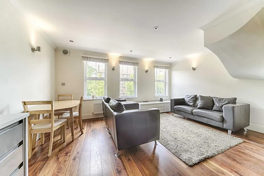3 bedroom flat for rent