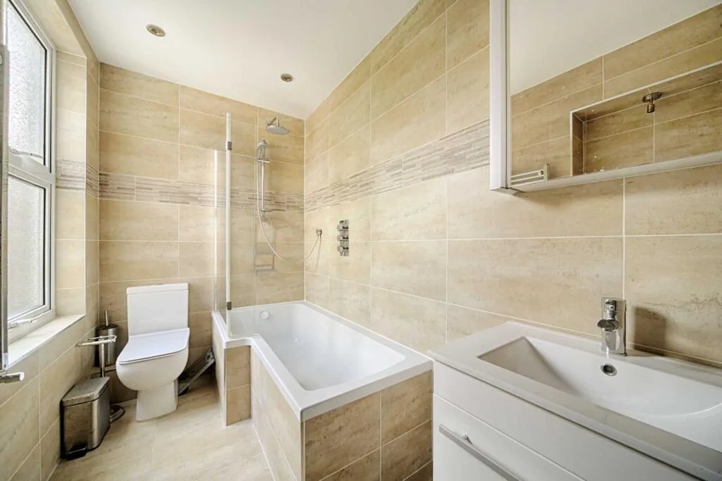 3 bedroom flat for rent