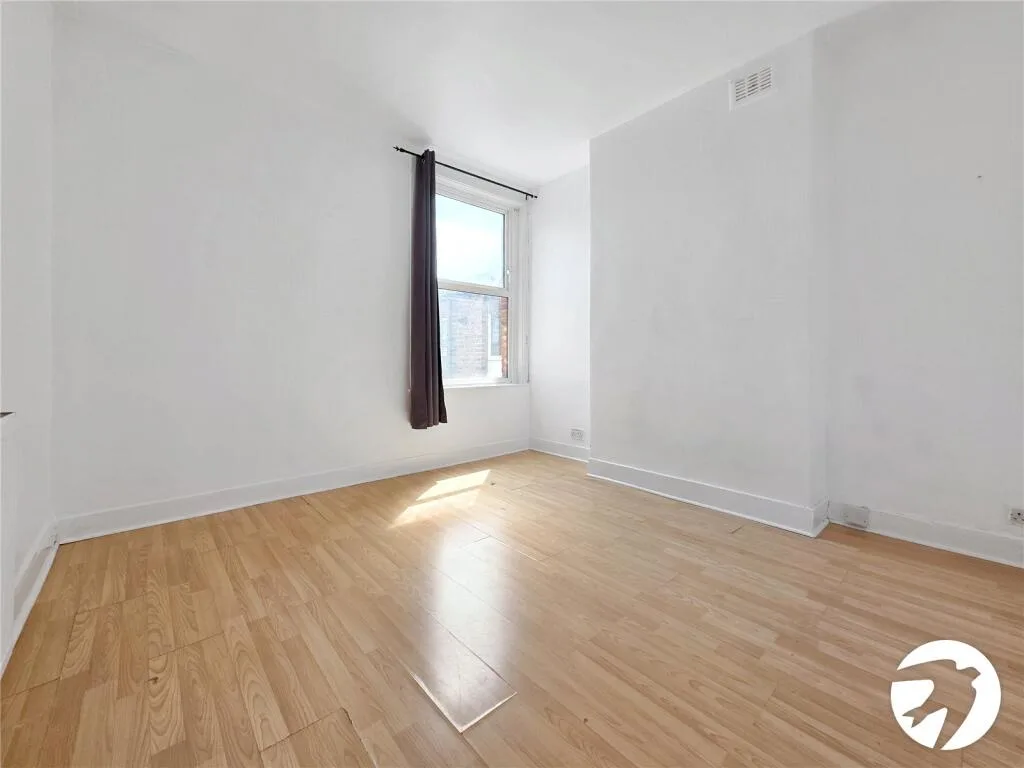 2 bedroom maisonette for rent