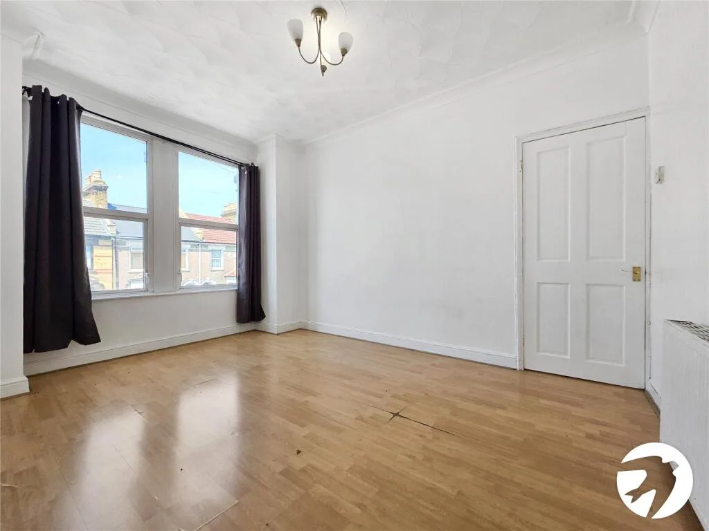 2 bedroom maisonette for rent
