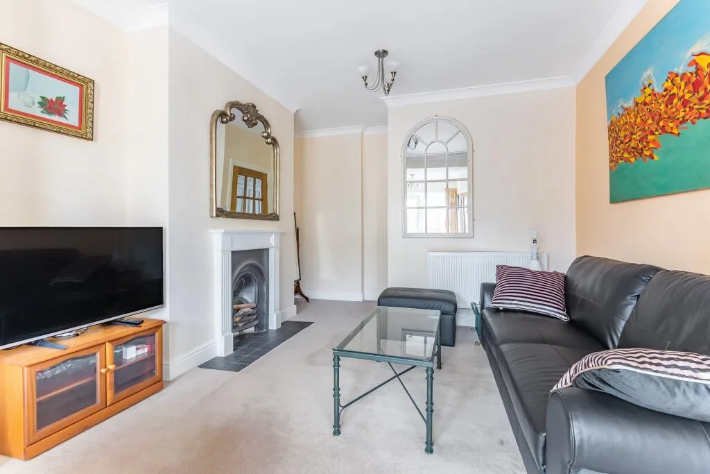 1 bedroom ground floor maisonette for rent
