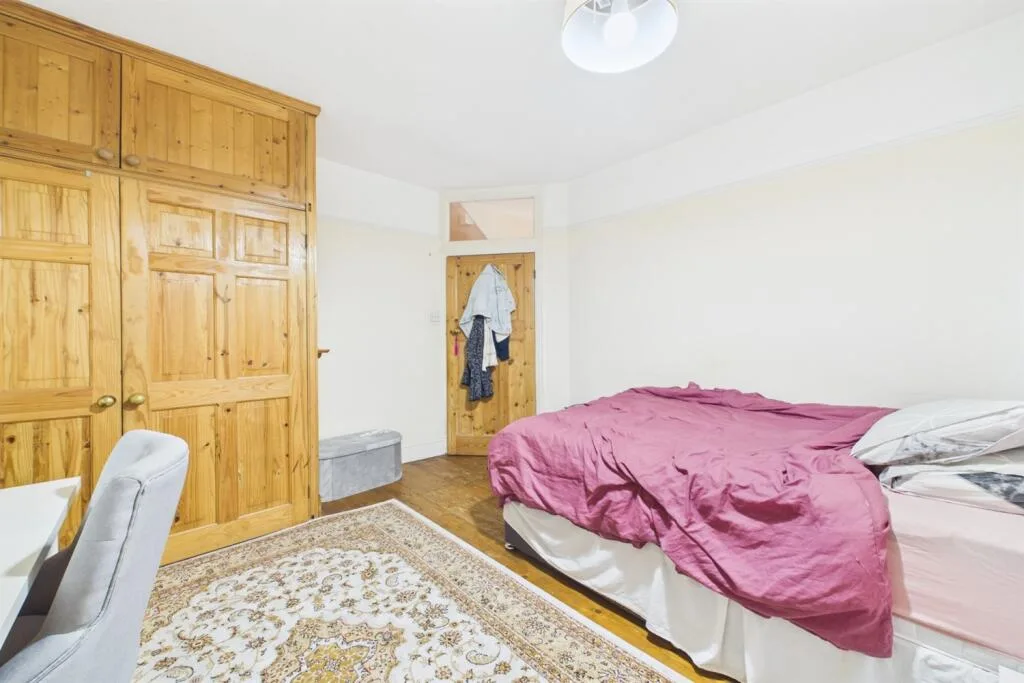 3 bedroom maisonette for rent