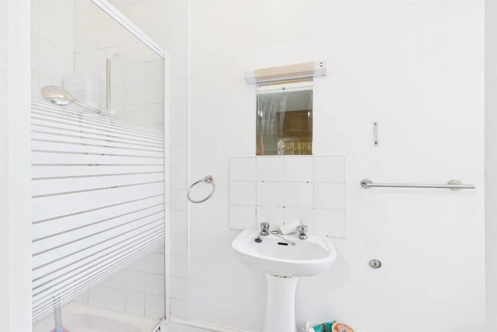 3 bedroom maisonette for rent