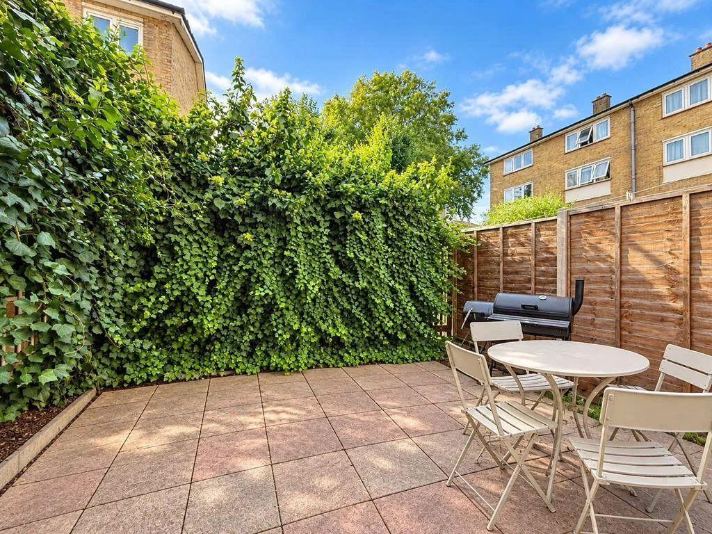 2 bedroom duplex for rent
