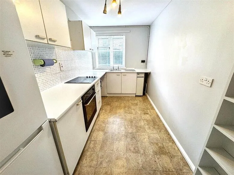 1 bedroom maisonette for rent