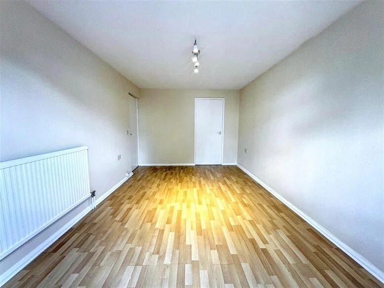 1 bedroom maisonette for rent