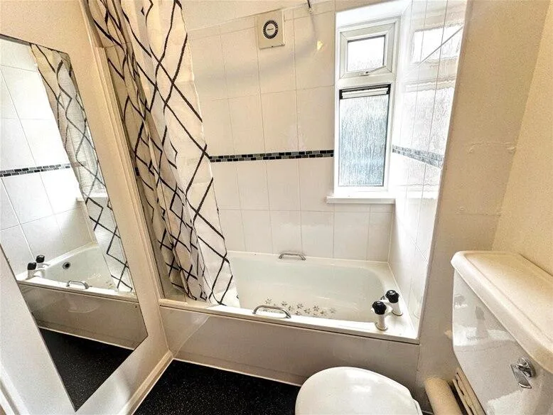 1 bedroom maisonette for rent