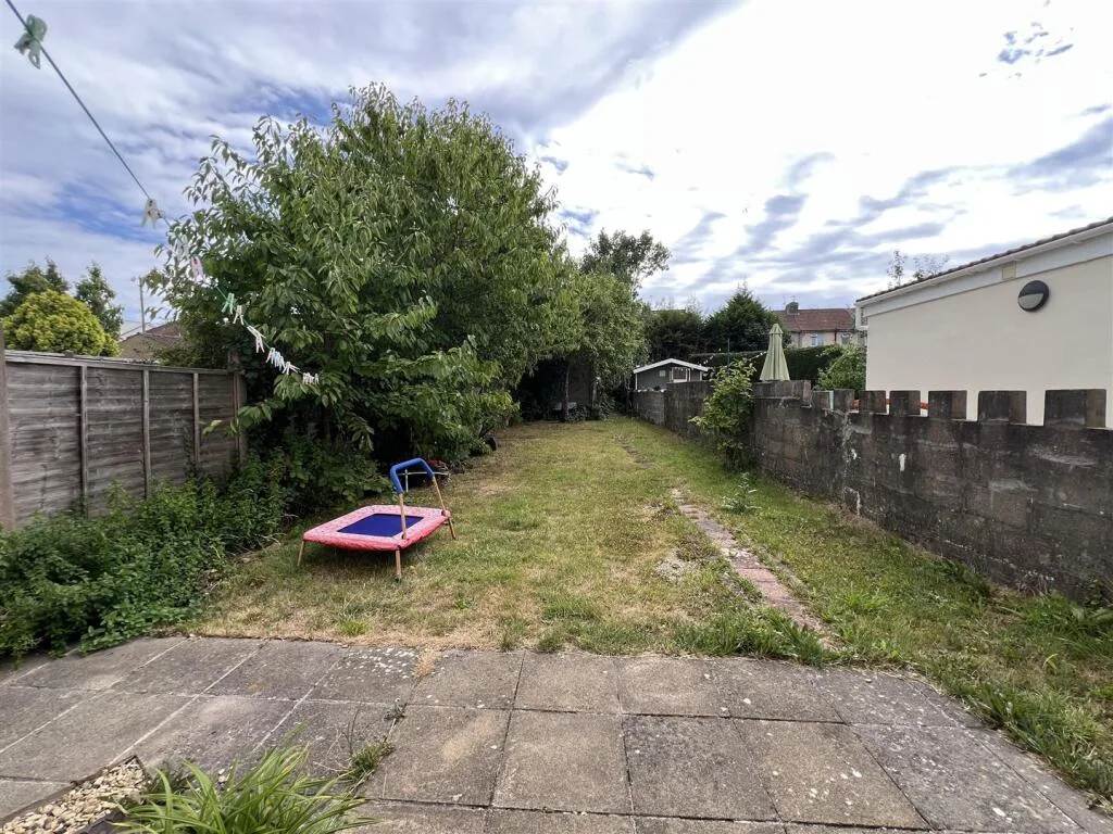 3 bedroom semi-detached house for rent