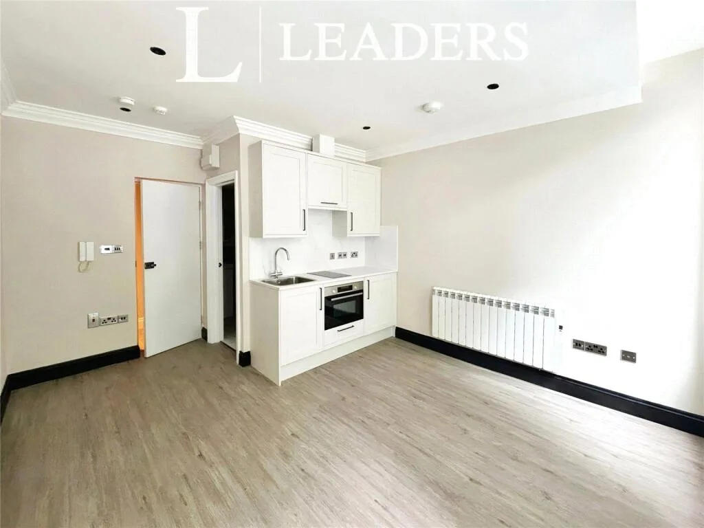Studio flat for rent