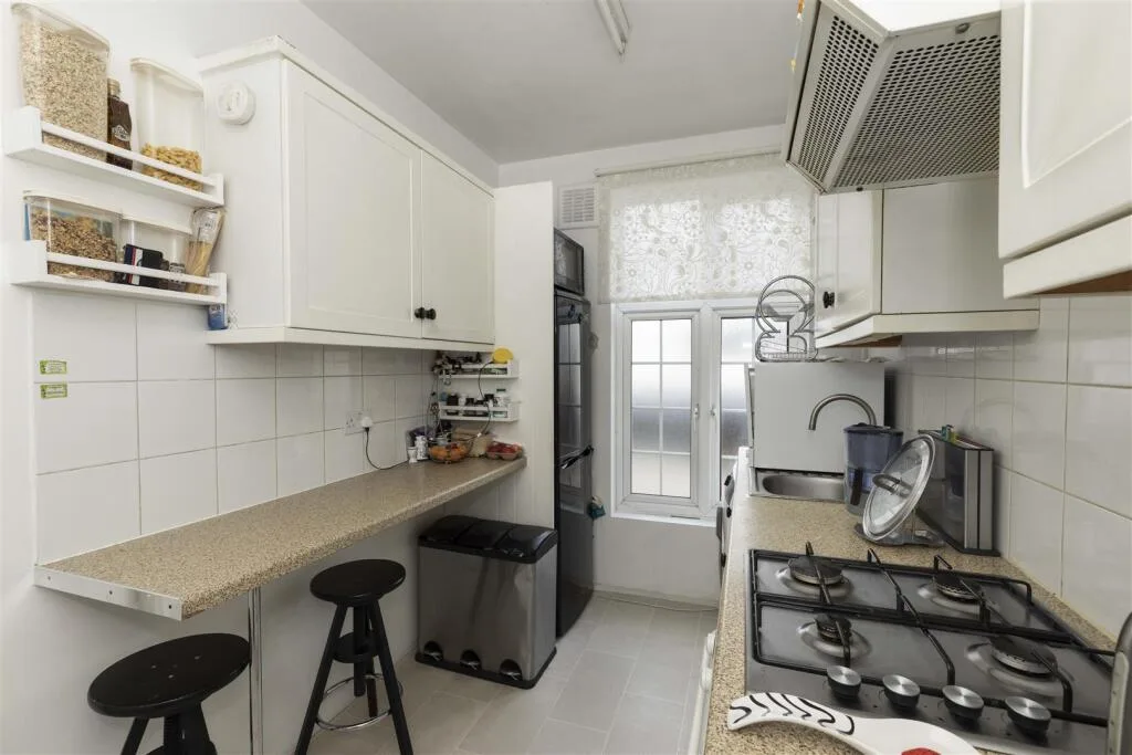 4 bedroom flat for rent