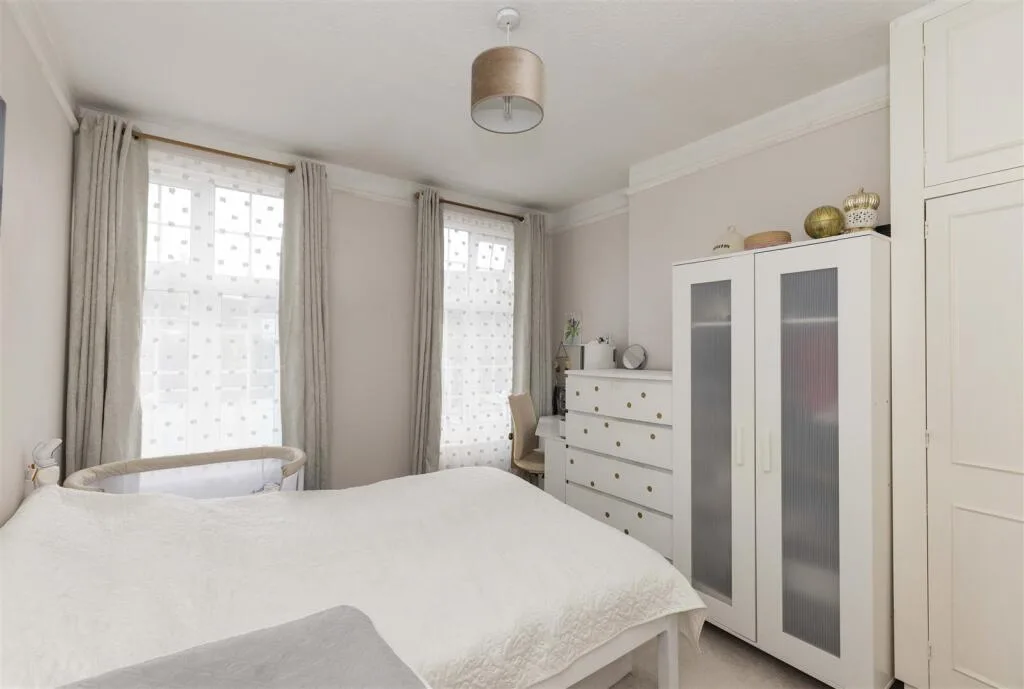 4 bedroom flat for rent
