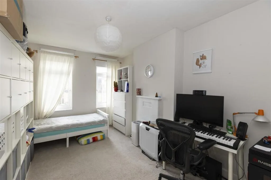 4 bedroom flat for rent